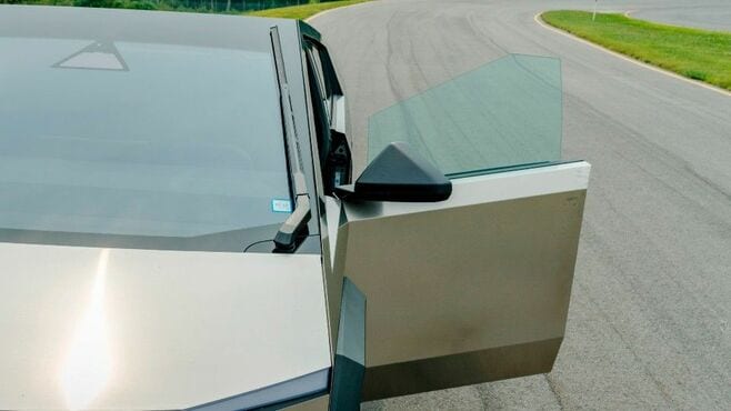 テスラ車｢電動ドアの致命的欠陥｣で新たな訴訟