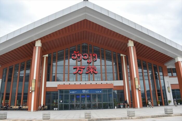 バンビエン駅の駅舎