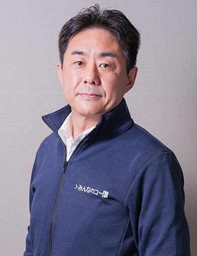 永野直（ながの・なおし）NPO法人みんなのコード 未来の学び探究部 講師・研究開発担当元千葉県公立高等学校情報科教員。2003年に高等学校教科「情報」が新設されてから、約20年間にわたり情報科の授業を担当。2011年には千葉県立袖ヶ浦高等学校に「情報コミュニケーション科」を新設し、公立高等学校として国内で初めて生徒1人1台の自己所有タブレット環境を実現。千葉県総合教育センター研究指導主事を経て、2021年より現職。宮城教育大学非常勤講師も務める（写真：本人提供）