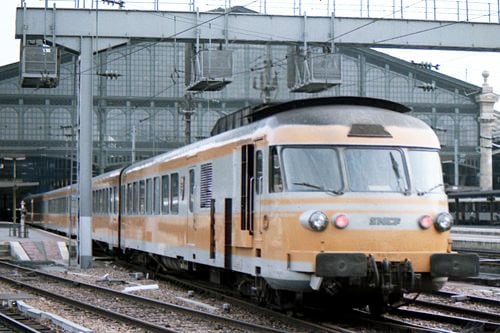 フランス国鉄非電化区間の高速化はガスタービン車両が貢献（1985年 筆者撮影）