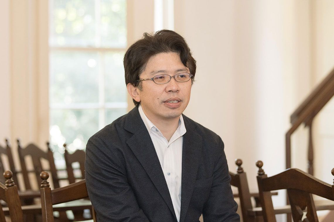 栗野盛光（くりの・もりみつ）慶応義塾大学経済学部 教授・同附属経済研究所マーケットデザイン研究センター長京都大学工学部土木工学科卒業、マーストリヒト大学、筑波大学などを経て、2018年より現職。経済学博士（アメリカ・ピッツバーグ大学）。専門は、マーケットデザイン、マッチング理論で、マッチングの制度設計について研究している（写真：本人提供）