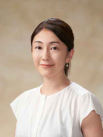 卯月由佳（うづき・ゆか）国立教育政策研究所初等中等教育研究部総括研究官ロンドン・スクール・オブ・エコノミクス博士課程修了（PhD in Social Policy）。日本学術振興会特別研究員、文部科学省生涯学習政策局調査企画課専門職、国立教育政策研究所国際研究・協力部主任研究官、総括研究官を経て、2021年より現職。専門は不平等、貧困、教育に関する社会政策。データを用いて実態を把握しながら、多様な個人を尊重する平等な社会を築くための、政策に応用可能な考え方について研究している（写真：卯月氏提供）