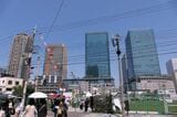 新梅田シティ側から見たグランフロント大阪。2013年にグランドオープンした（記者撮影）