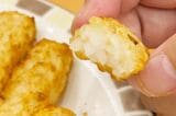 ハッシュポテトは、サイドメニュー「ポテトのグリル」と同じ食材を使用。ハンバーガーチェーンのものより薄味で、あっさりホクホク（筆者撮影）