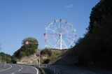 坂道を上った先に、その遊園地は見えてくる（筆者撮影）