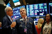 NYダウ458ドル安､ハイテク株が大幅下落 テスラ株5.1％安､貿易摩擦を巡る懸念も