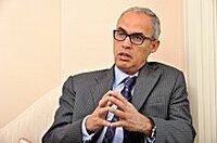 成長は不変、通貨統合はじっくりと バーレーンの挑戦