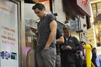 新型iPhone、発売3日で900万台突破 ドコモとの提携効果も絶大、過去最高の売れ行き