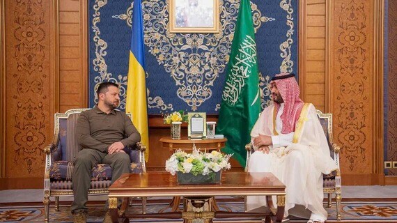 ウクライナのゼレンスキー大統領とサウジアラビアのムハンマド皇太子
