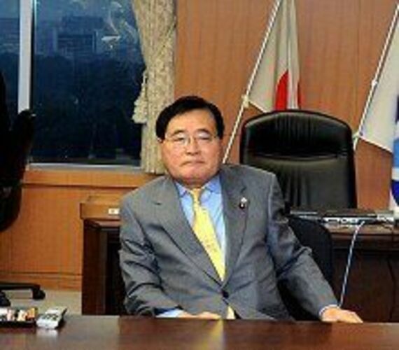 「郵政改革関連法案は来年４月に施行」亀井大臣が発言