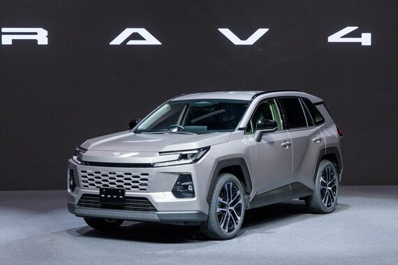 新たに「コア」と名付けることで独自のキャラクターを強調(写真:トヨタ自動車)