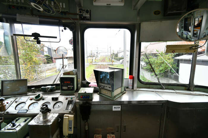 非貫通構造となった5000系の運転台。中央に
