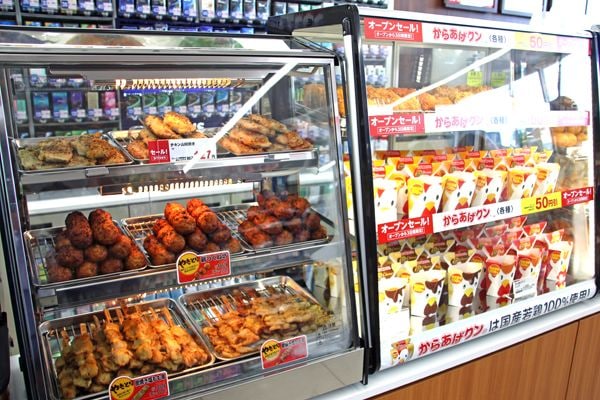 スリーエフの焼き鳥とローソンの「からあげクン」を併売