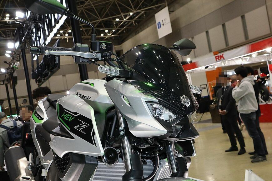 カワサキモータース「Z7ハイブリッド」（筆者撮影）