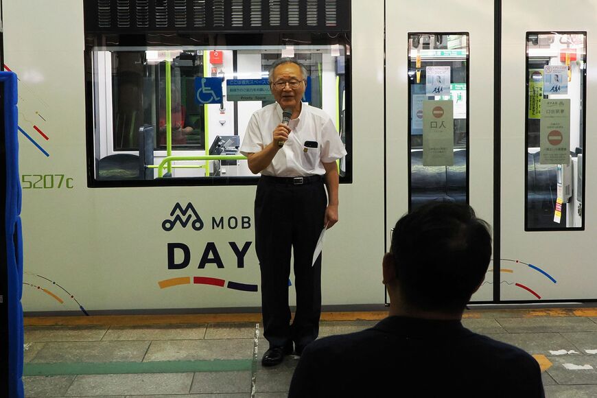 旧・広島駅停留場のセレモニーで挨拶をする広島電鉄の椋田昌夫代表取締役会長（撮影：伊原薫）