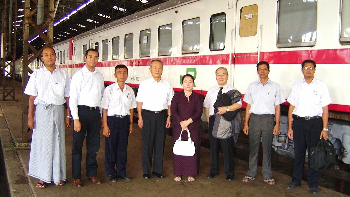 世界の鉄道ファンを魅了するミャンマー国鉄を再建させた､ある元国鉄 