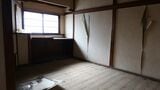 「つたや」の隣にある建物