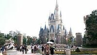 東京ディズニー、入場者3000万人に近づく 13年度は“30周年”効果で連続更新へ
