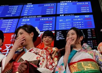 大発会の日経平均は741円高､26年ぶり高値