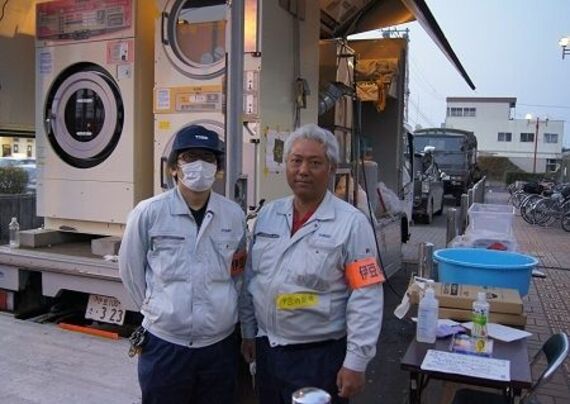 避難所を支える洗濯機、静岡・伊豆の国のメーカーがボランティア
