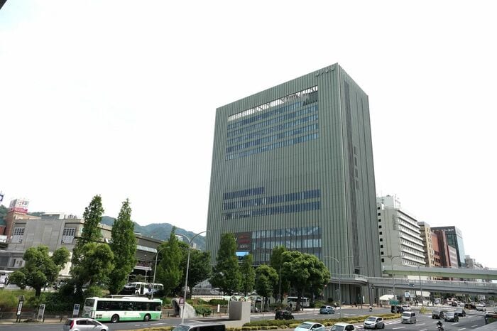 ミント神戸の後方（東側）の雲井通5・6丁目地区も