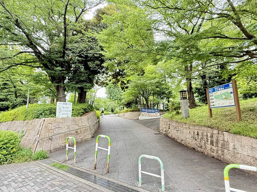 飛鳥山公園。73,000平方メートルもの敷地を持つ（写真：筆者撮影）