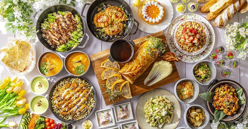 土日祝日は大人6500円・子ども3800円（写真：ヒルトン東京公式より）
