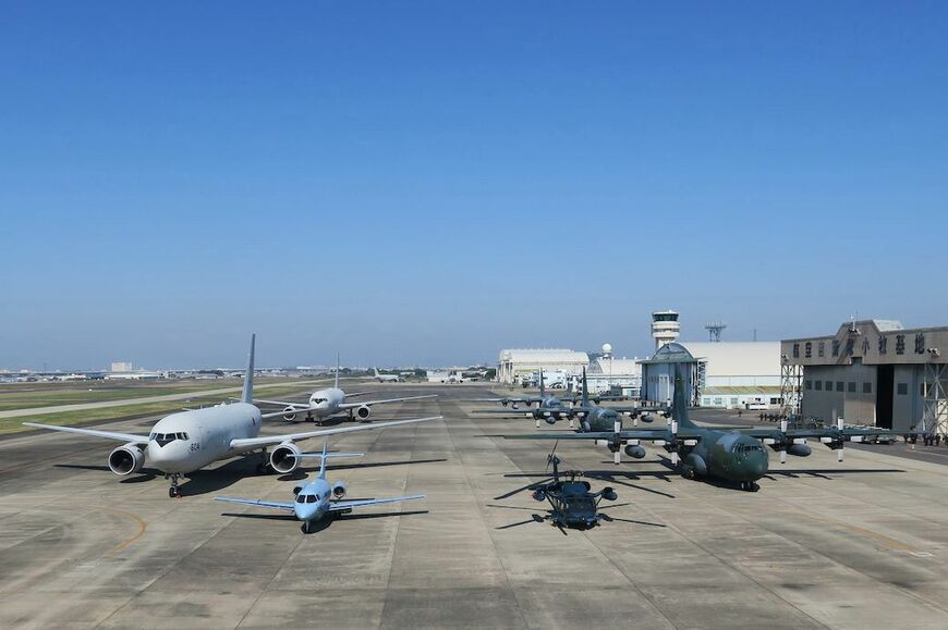 航空自衛隊小牧基地。主に航空輸送や自衛隊内の各種教育の任務を担っている（写真：航空自衛隊小牧基地）
