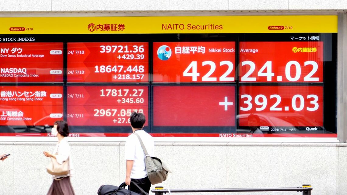 日経平均が7月11日に最高値をつけたとき、NYダウは4万ドルを割れていた。2025年の日経平均はどうなるのか(撮影:梅谷秀司)