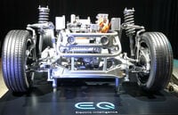 ベンツお披露目､｢テスラ対抗｣電気車の素顔 電気自動車専門ブランド｢EQ｣初の市販モデル