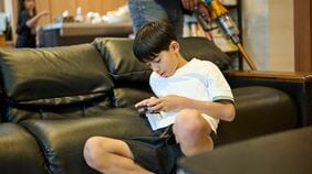 スマホ1時間で学習効果の数時間分が｢消失｣　想像より深刻な､わが子の脳で進む"機能不全"の中身