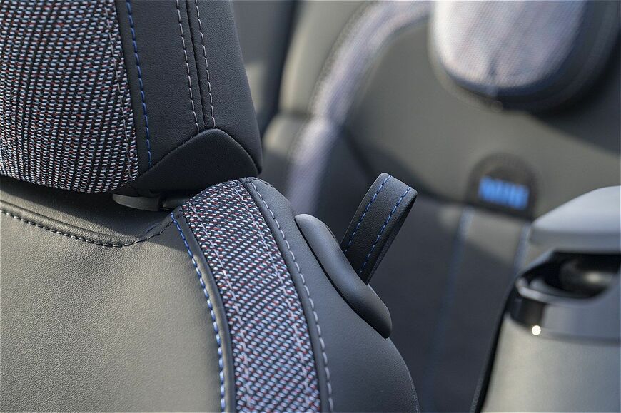 MINI（ミニ）の新型「ミニ・クーパー・コンバーチブルS」（写真：MINI）