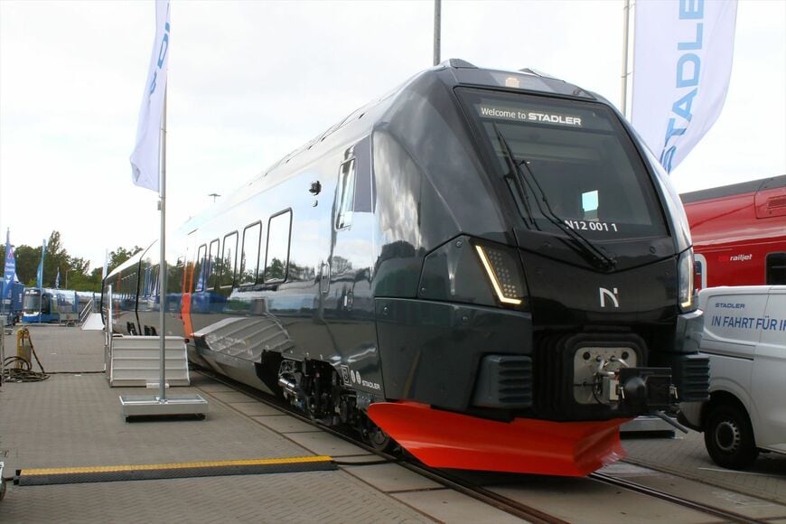 シュタドラーが製造したノルウェーのオスロ―ベルゲン間都市間特急用新型電車（撮影：橋爪智之）