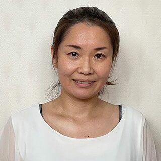 都竹由梨（つづく・ゆり）飛騨市教育委員会 学校教育課 管理指導係長岐阜県の小中学校で担任や教務主任として計20年勤務。2023年度から現職。生徒指導や不登校、特別支援教育、作業療法士派遣事業等を担当