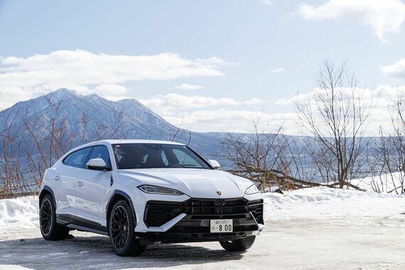 日本では2025年からデリバリーがはじまったランボルギーニ「ウルスSE」