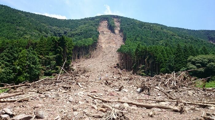立野―赤水間の斜面崩壊
