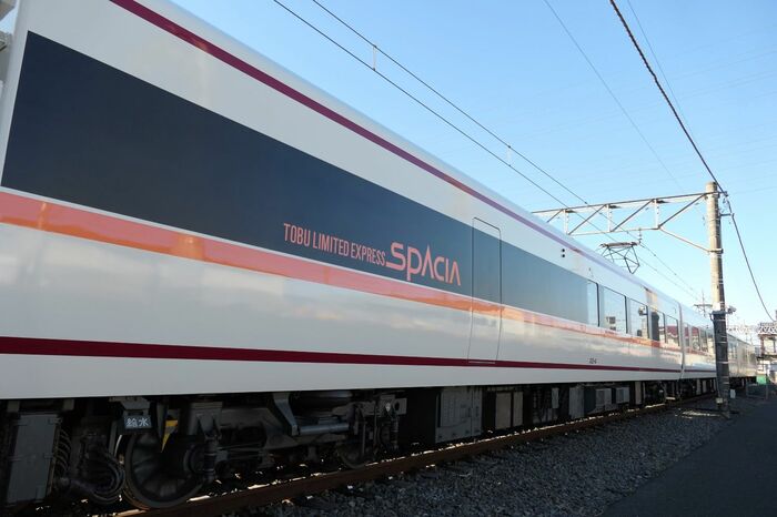 ビュッフェがあった3号車の側面