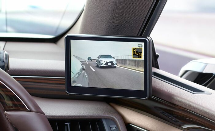 車両左右後方の映像を車内のディスプレイに表示