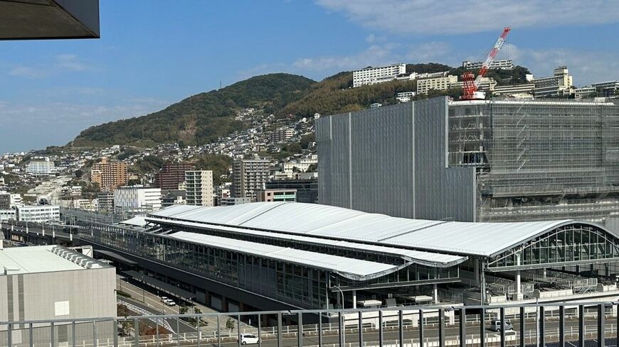 長崎県庁の屋上から見た長崎駅