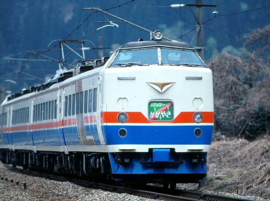 上越新幹線連絡の特急列車だった「かがやき」。ヘッドマークには「スーパー」の文字が入っていた。現在は北陸新幹線の列車名だ（撮影：南正時）