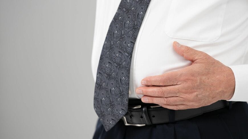 意外なことに、ダイエットのしすぎでも脂肪肝になることがあるようです（写真：Luce／PIXTA）