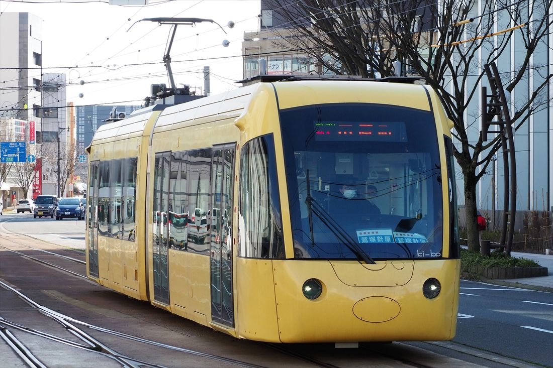 えちぜん鉄道の福鉄乗り入れ用車両「キーボ」（記者撮影）