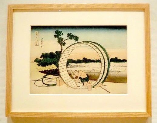 葛飾北斎「冨嶽三十六景 尾州不二見原」すみだ北斎美術館蔵（前期展示）展示風景（撮影：小川敦生）