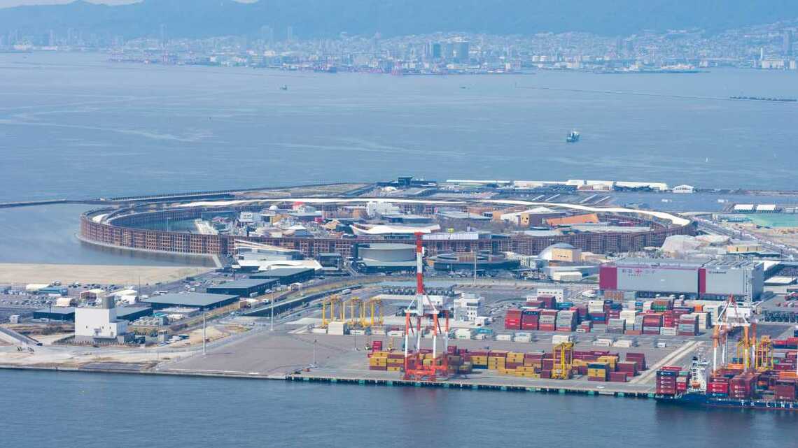 4月13日に開幕した大阪・関西万博の会場。国内外から観光客が集まることで地価にも影響は出るのか(写真:yu_photo/PIXTA)