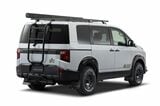 三菱の新型「デリカD:5」をベースにしたキャンピングカー「デリカD:5アクティブキャンパー ロゴス・エディション」（写真：ダイレクトカーズ）