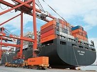 商船三井に惨敗の日本郵船、それでも愚直に総合路線