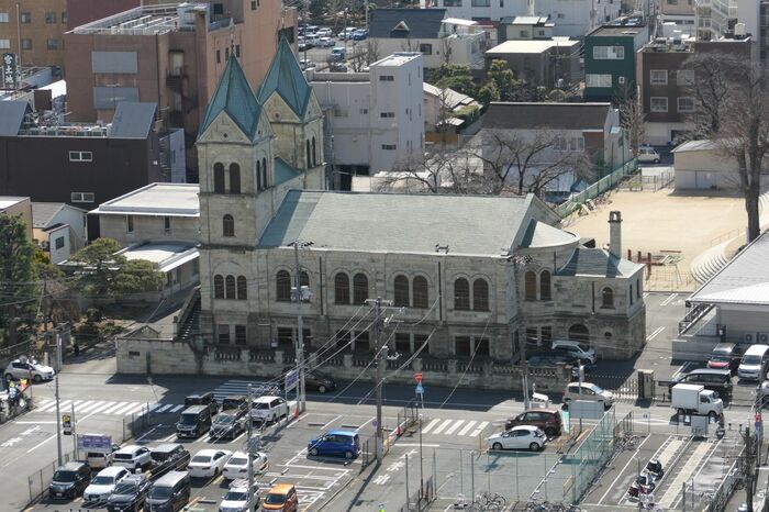 新館屋上から見た松が峰教会