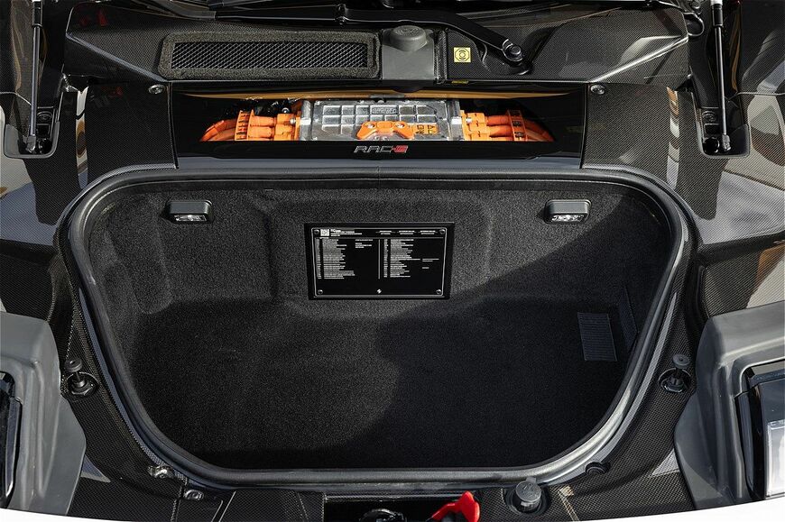 フェラーリの新型車「849テスタロッサ」（写真：Ferrari Japan）