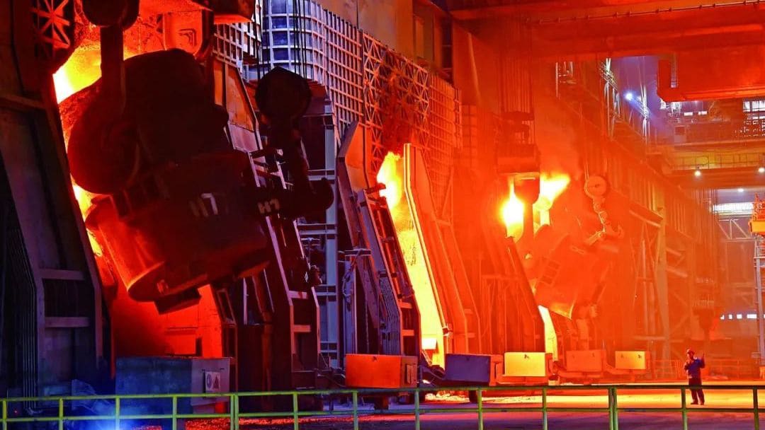 中国の鉄鋼業界は構造的な生産能力過剰に直面している。写真は最大手の宝武鋼鉄集団の転炉設備（同社ウェブサイトより）