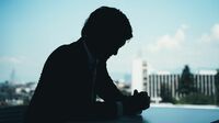 うまくいかない人はショックな出来事に｢被害者意識｣で反応…感情に振り回されない人が持つ"たった1つの習慣"